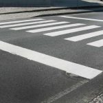 Distância a que deve estacionar da passadeira