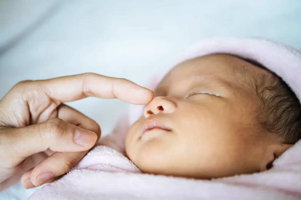 Bebê nariz entupido não consegue dormir